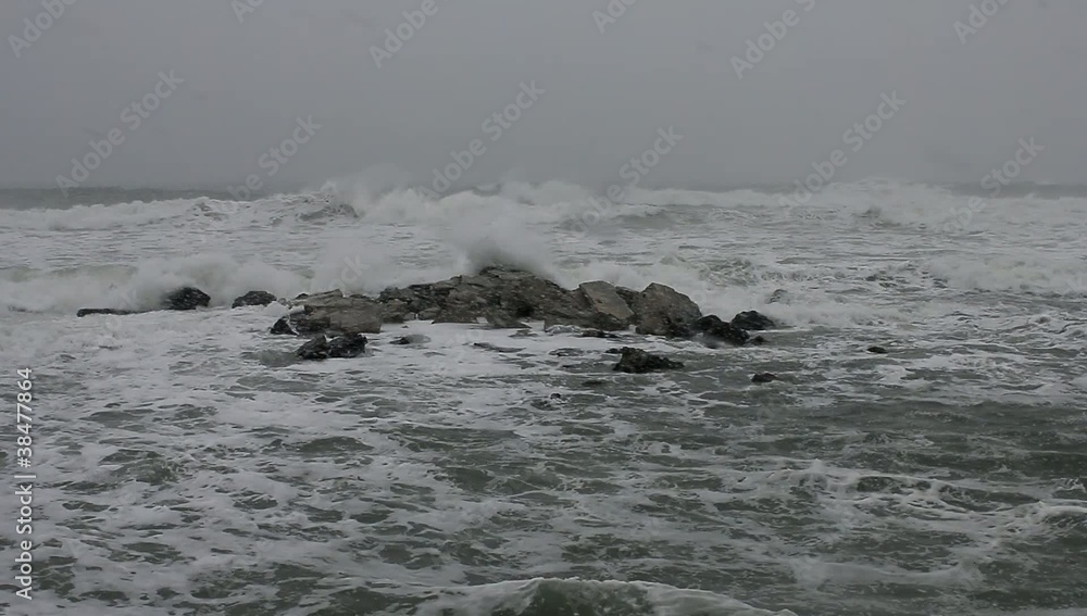 Heavy seas, strong wind and snow Heavy seas, strong wind and snow