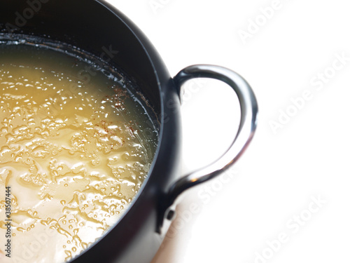 凝結させた食用油