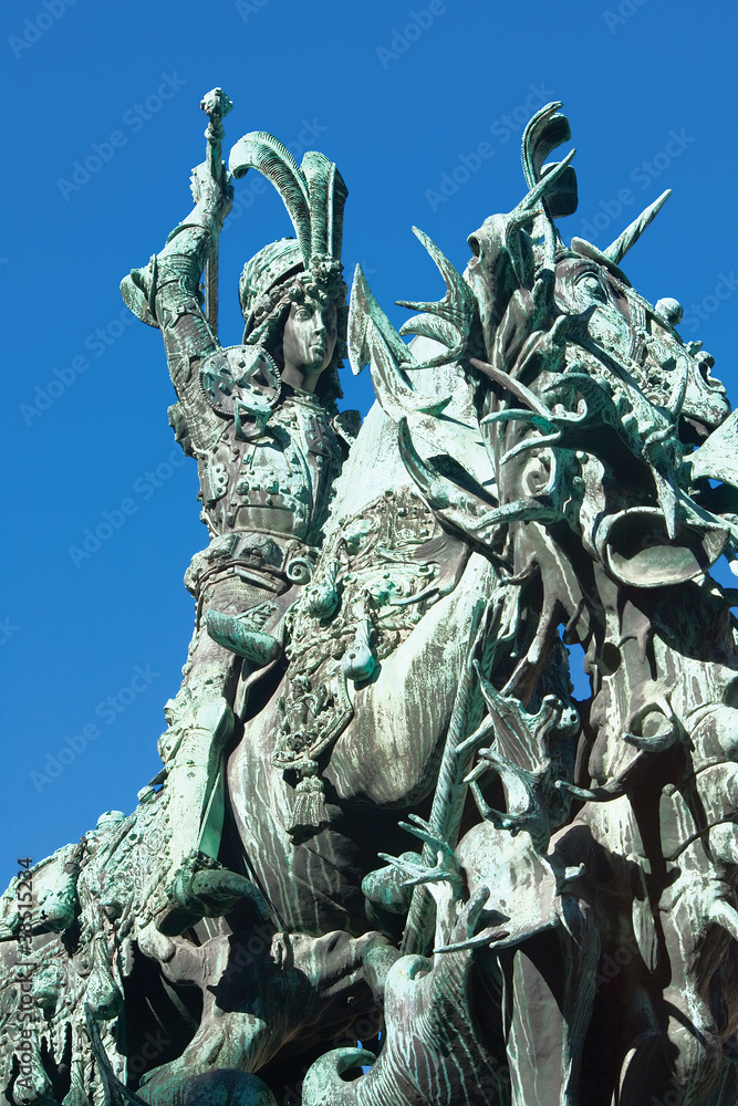 Памятник св. Георгию Памятник св. Георгию