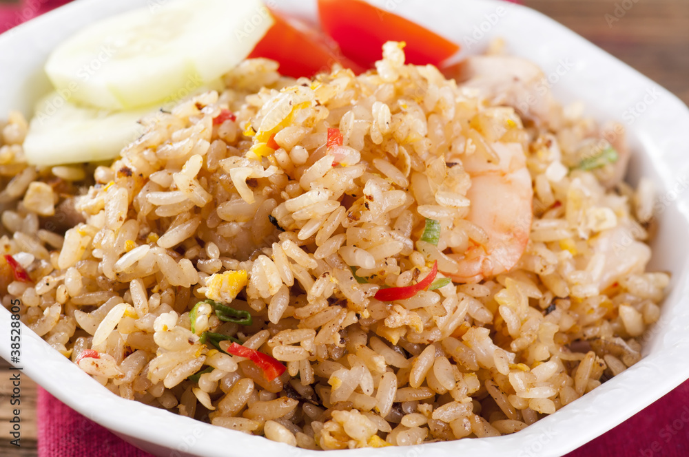 Nasi Goreng mit Garnelen