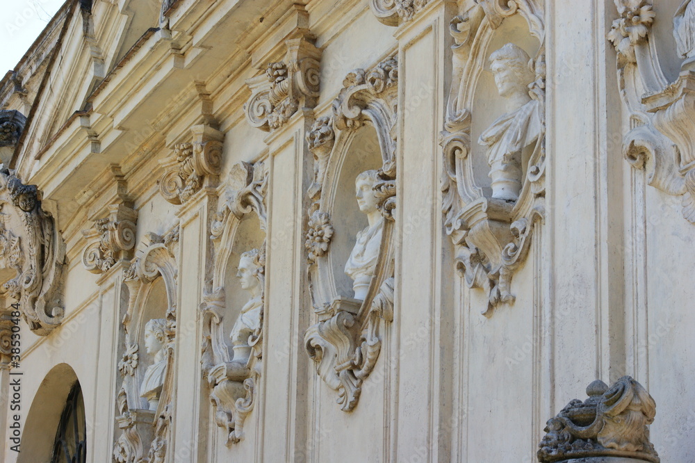 Obraz premium sculpture sur le Pigeonnier de la Villa Borghese à Rome