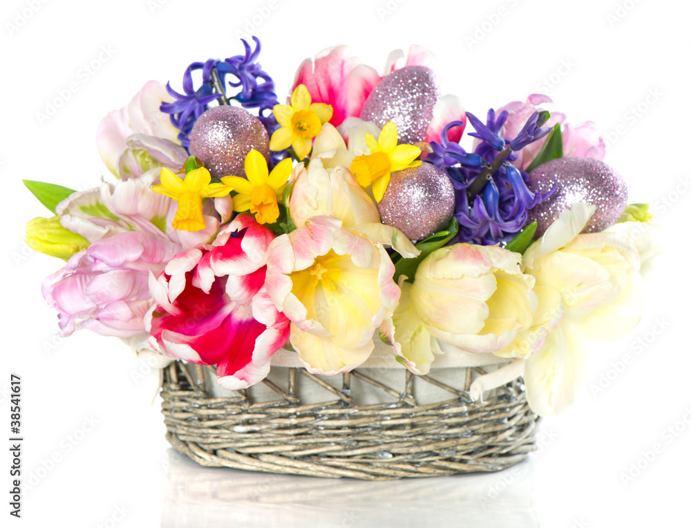 Obraz premium fresh spring tulips with easter eggs decoration