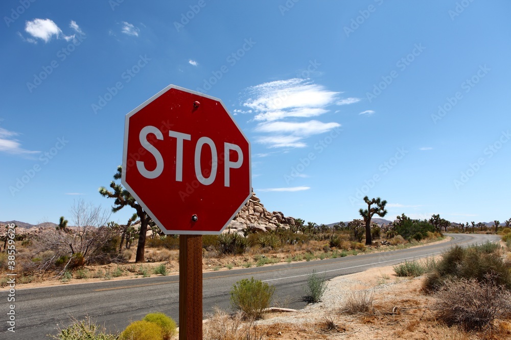 panneau de stop Stock Photo Adobe Stock