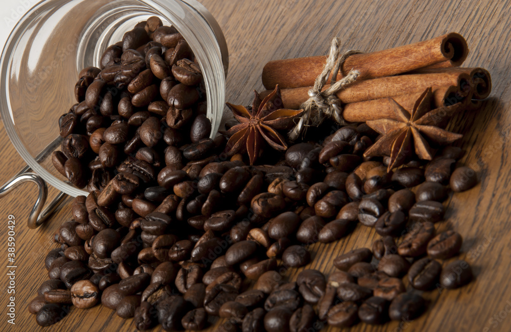 Fototapeta premium coffee grains and spices