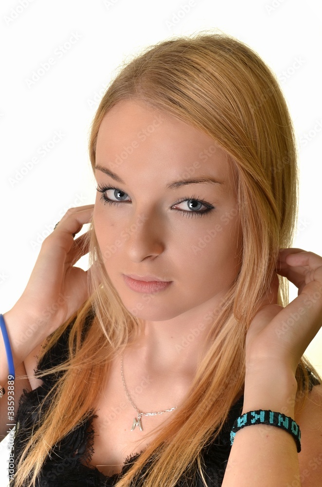 Obraz premium femme blonde isolée sur blanc