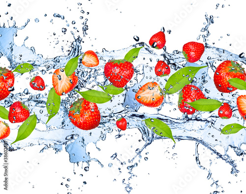 Fototapeta Naklejka Na Ścianę i Meble -  Fresh strawberries in water splash,isolated on white background