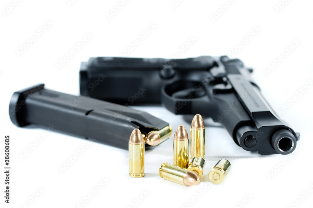 pistola automatica con proiettili
