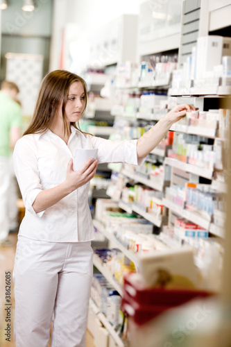 Free Download Pharmacist Filling Prescription - GFXLoad