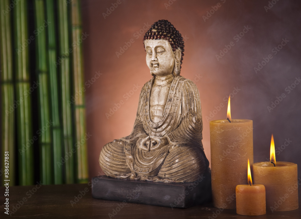 Fototapeta premium Buddha statue in a meditation