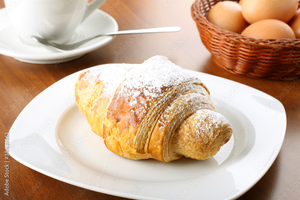 Colazione con brioche - Breakfast with brioche Colazione con brioche - Breakfast with brioche