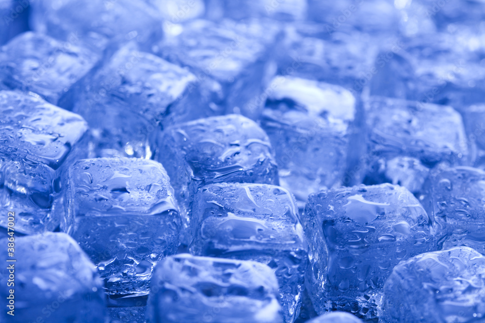 Obraz premium Blue and shiny ice cubes