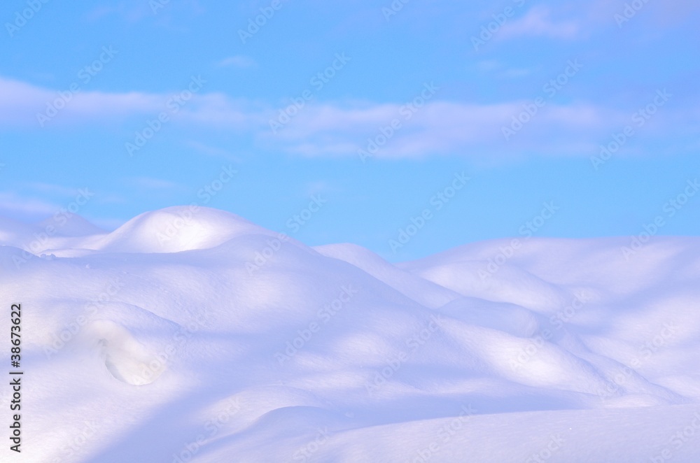 雪の山