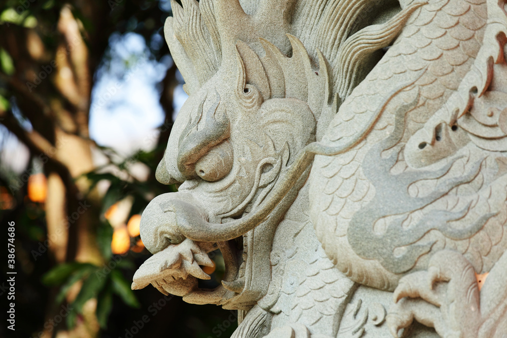 dragon statue in temple