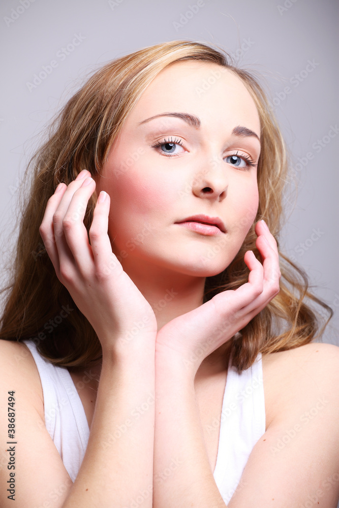 portrait junge hübsche frau portrait junge hübsche frau