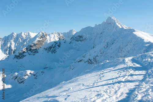 Szczyty Tatr w śniegu © Faferek