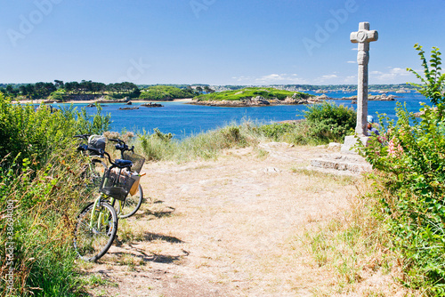Fototapeta Naklejka Na Ścianę i Meble -  tourist bicycles on island Ile de Brehat in Brittany