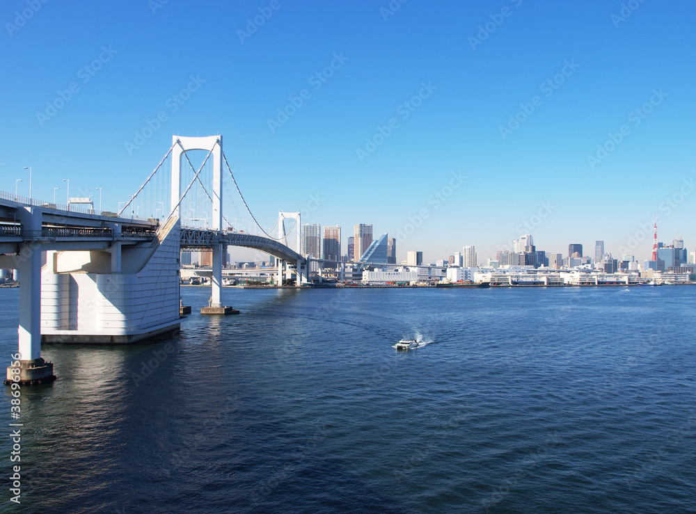 青空とレインボーブリッジ