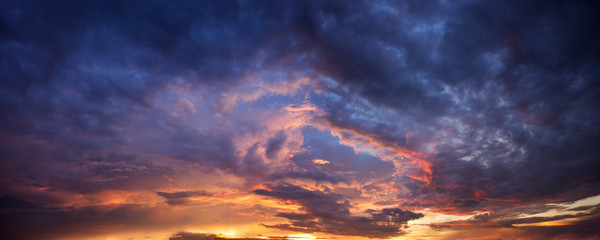 Canvas schilderij Hemel Dramatische avondhemel met donkere wolken  © johannes