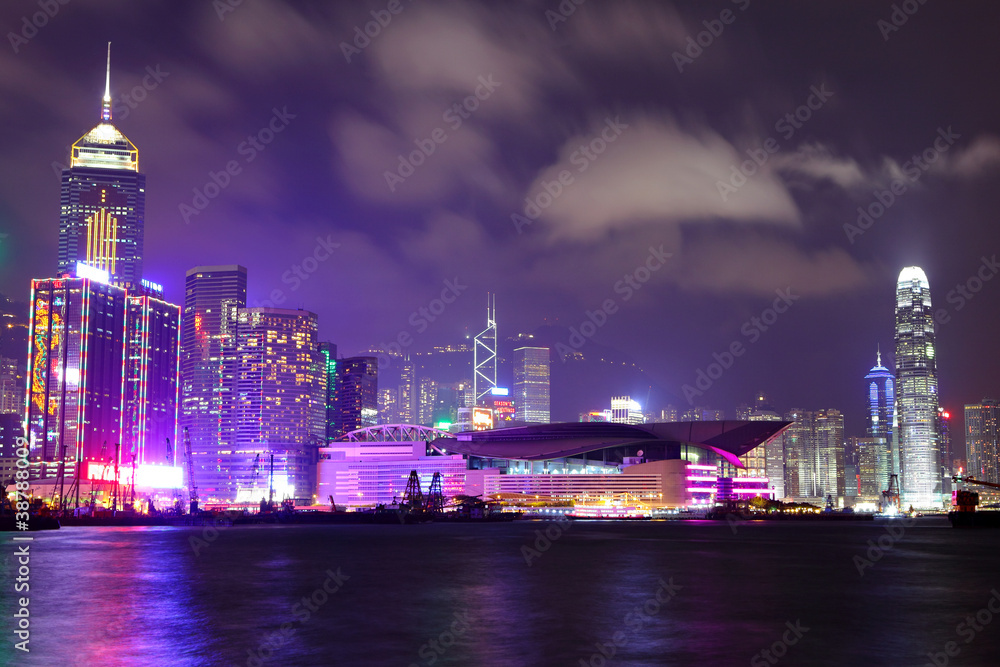 Naklejka premium Hong Kong skyline at night