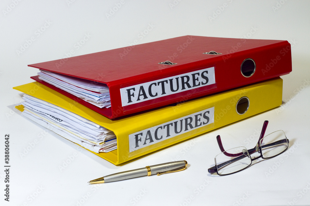 Classeurs factures Photos | Adobe Stock