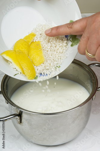 Naklejka torta di riso - preparazione