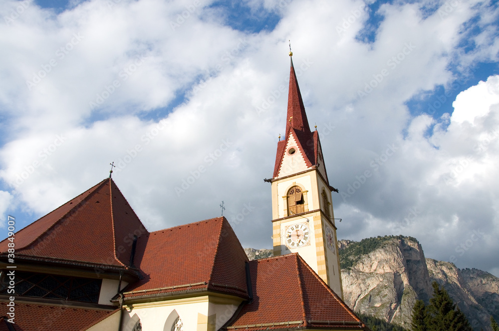 Kirche in Wolkenstein - Dolomiten - Alpen