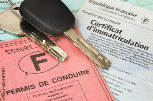 permis, clés et certificat d'immatriculation