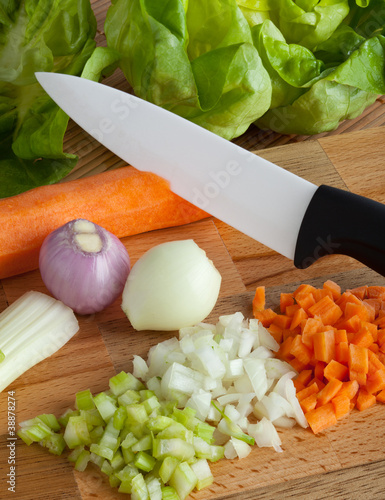 Trito di cipolla sedano e carota photo