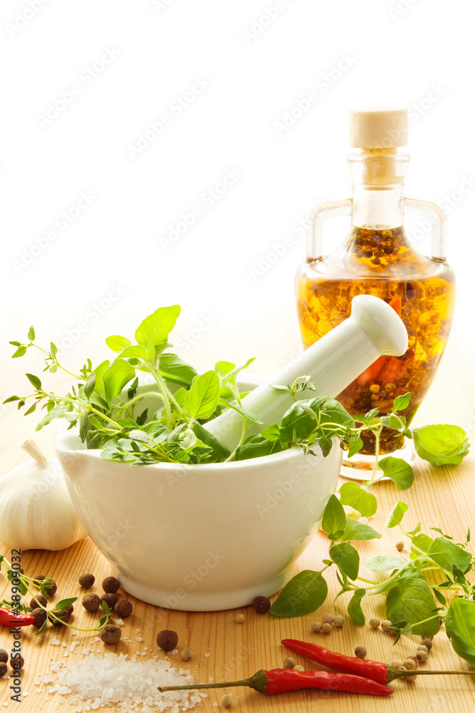 Mörser mit Zutaten Mörser mit Zutaten