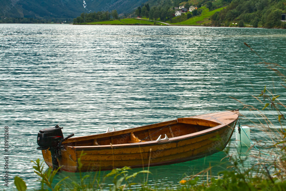 Obraz premium Wooden boat