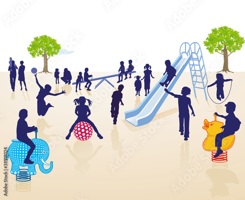 Kinder auf dem kinderspielplatz