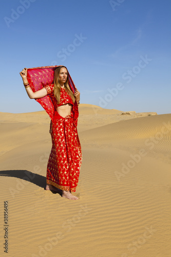 Young women wearing a saree, Thar Desert