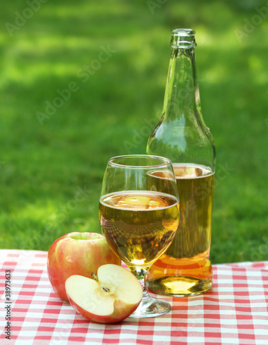 Apple cider and apples Fototapeta