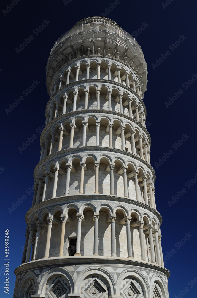 The leaning tower (Pisa)