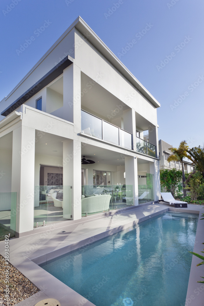 Fototapeta premium Modern house with swimming pool