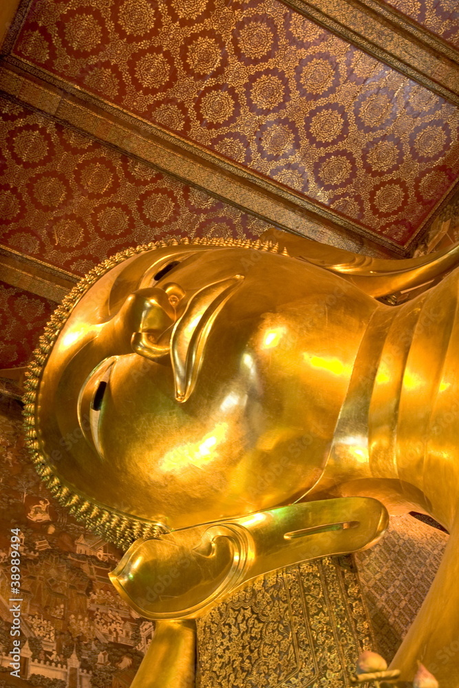 Obraz premium Buddha statue at wat pho thailand