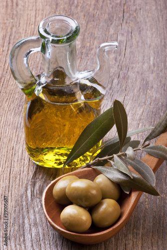 oliera con olive