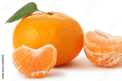 Segments and the whole tangerine