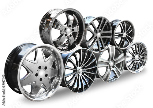 Valokuva steel alloy car disks over the white background