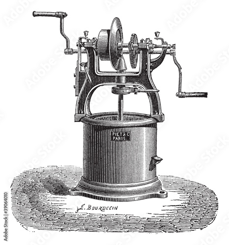 Spin dryer vintage engraving
