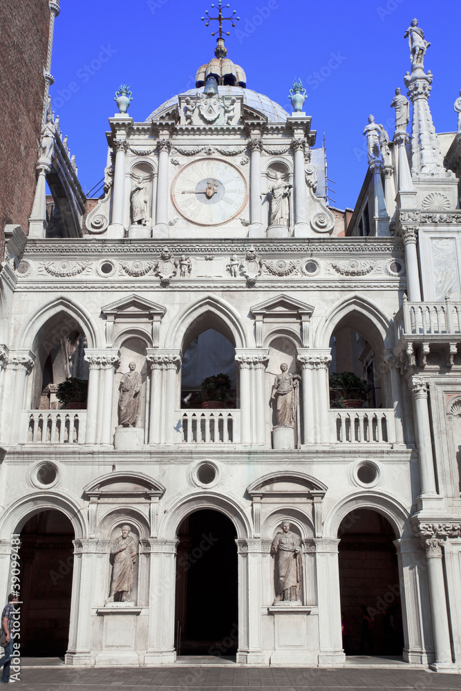 Naklejka premium iiitalie,venise : san marco palais des doges, cour ntérieure