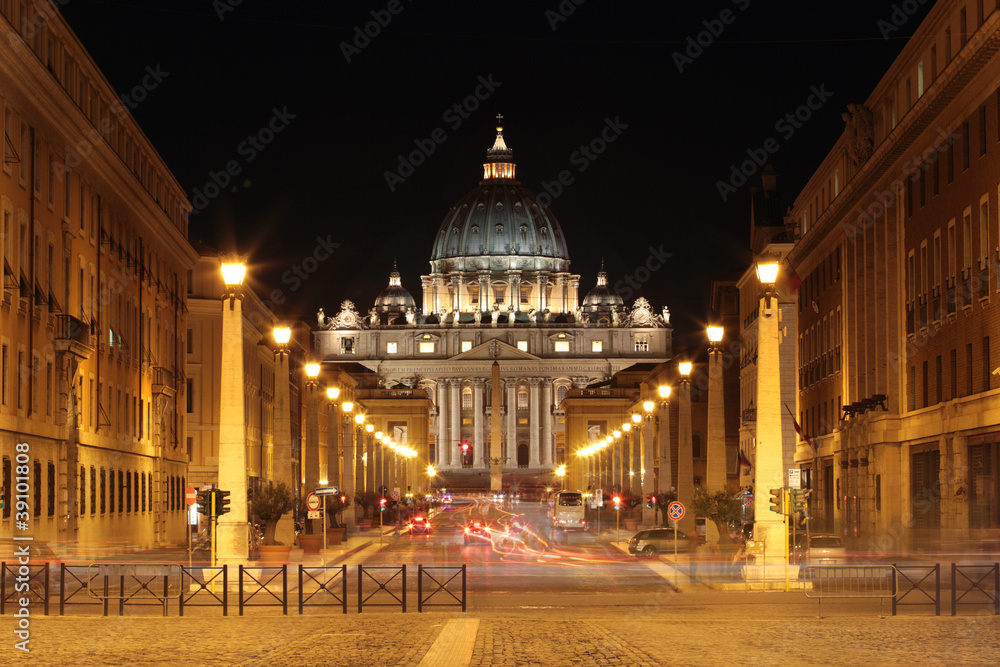 Fototapeta premium Front View of Saint Peter's Basilica,Vatican at night