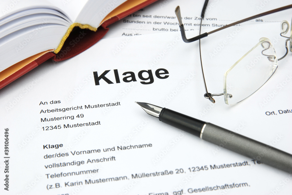 Klage StockFoto Adobe Stock