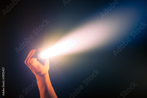 Fotografía glowing pocket torch light