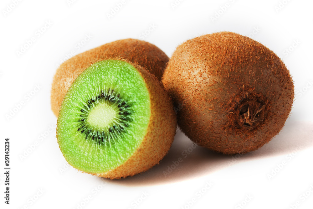 Obraz premium kiwi fruit isolated on white background