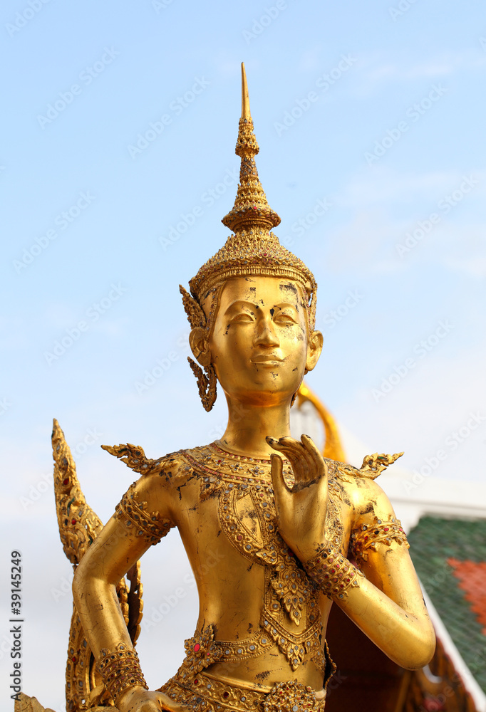 Obraz premium Kinnari statue at Wat Phra Kaew , Thailand