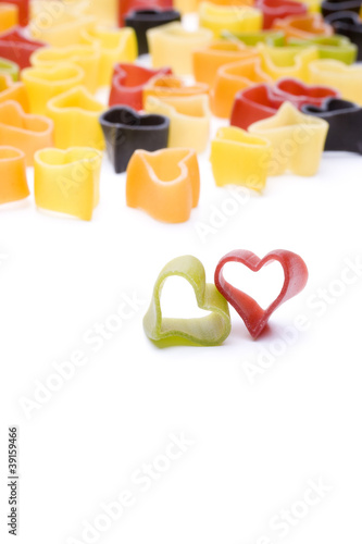 Bunte Nudeln in Herzform