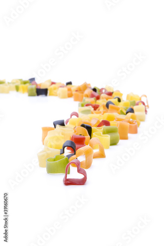 Bunte Nudeln in Herzform