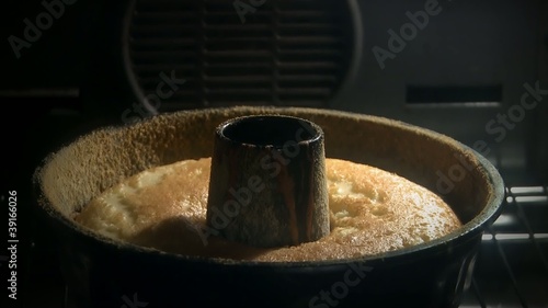 Timelapse of Cake in Oven
