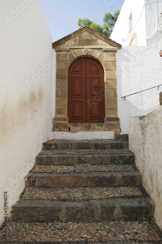 Wejście do starego, greckiego domu © GKor